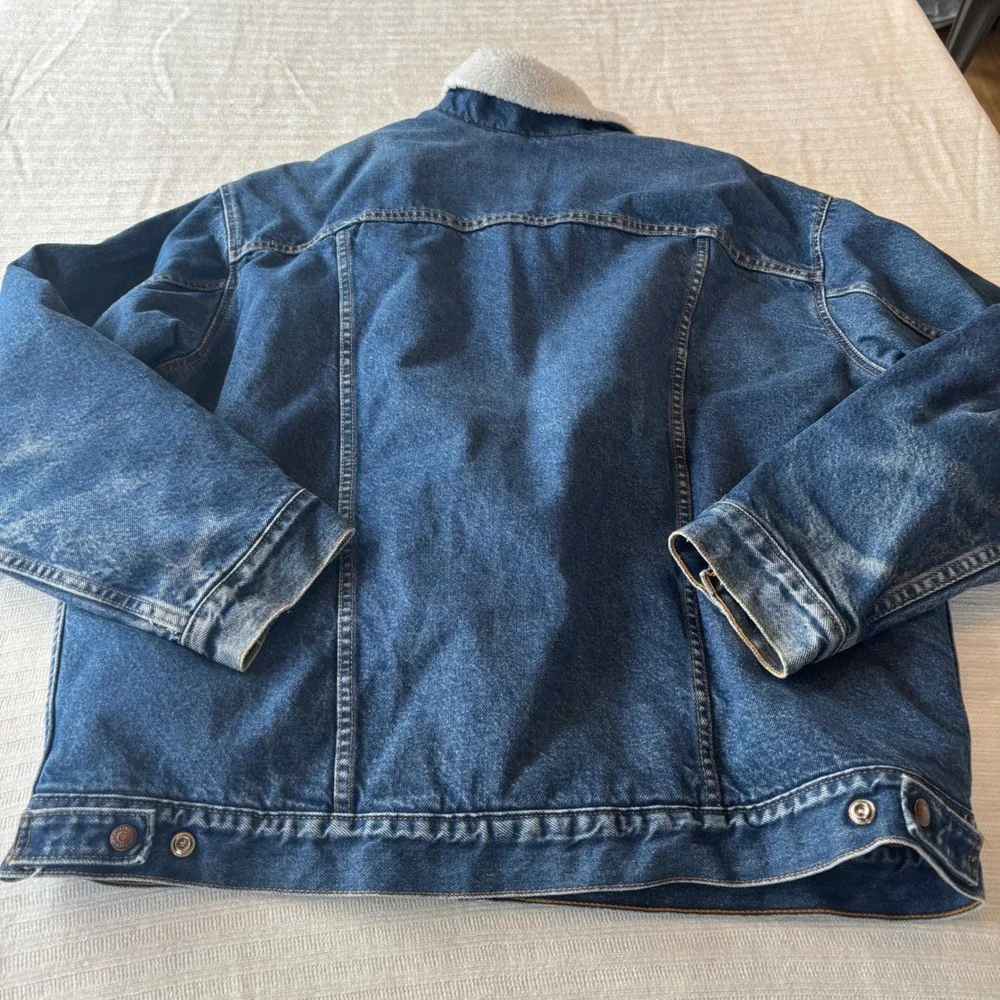 Vintage 90's Levis Sherpa Lined Trucker Jacket Blue Denim Made in USA XL
